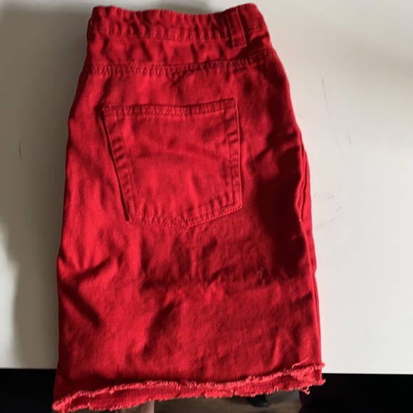 Red jean skirt - Picture 2 of 3